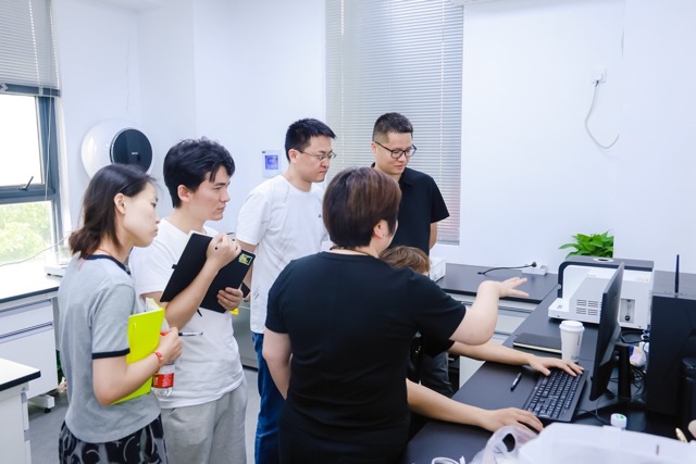 9H3A8253-opq3053338812 Large Medium.jpeg